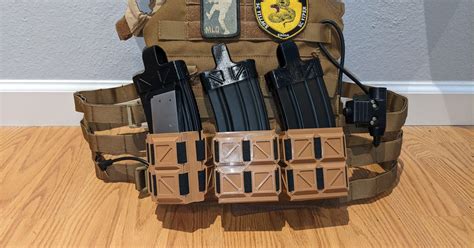 hard molle mag pouch.